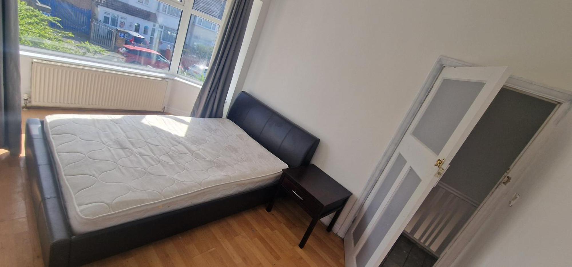 Ritz Place 3 Northolt  Ngoại thất bức ảnh
