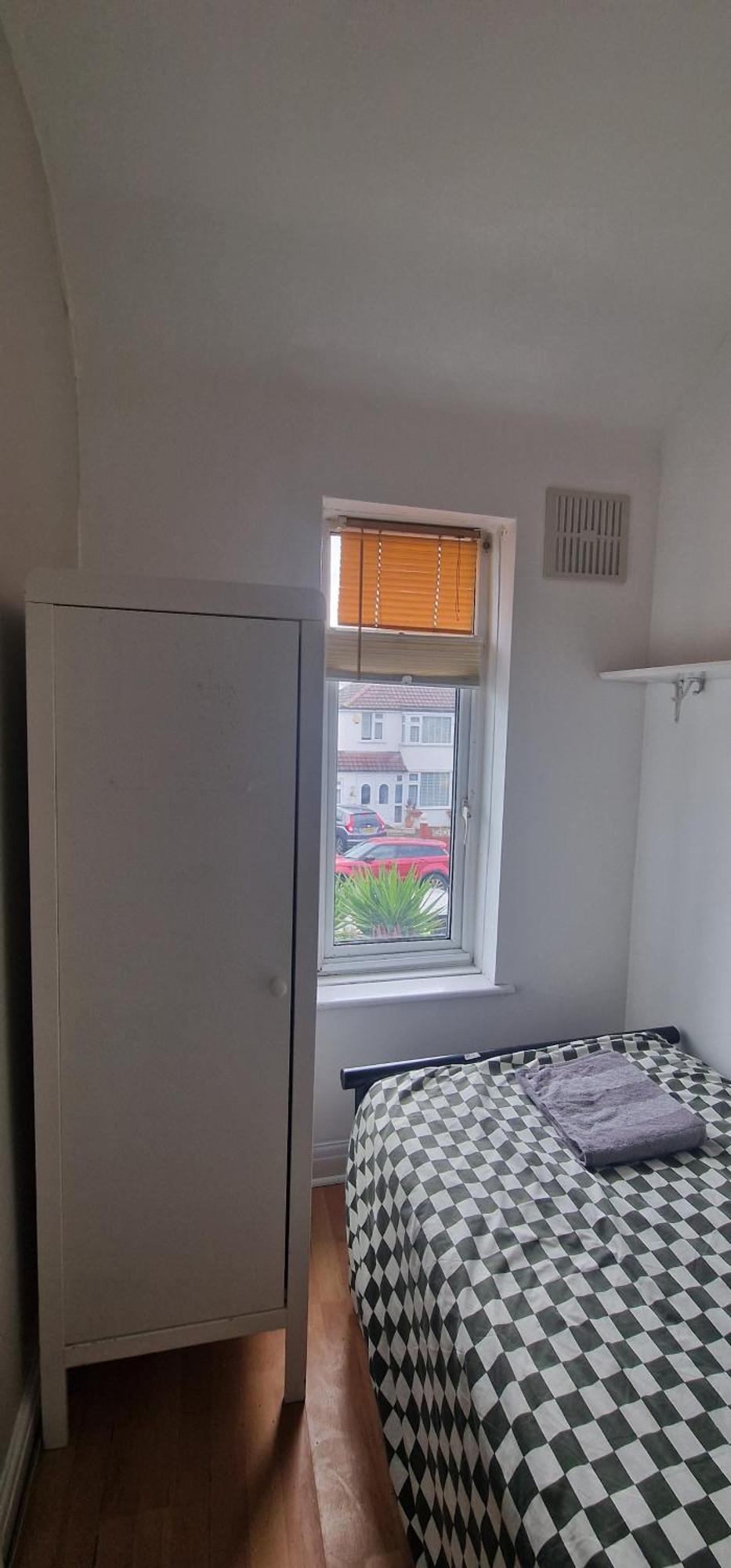 Ritz Place 3 Northolt  Phòng bức ảnh