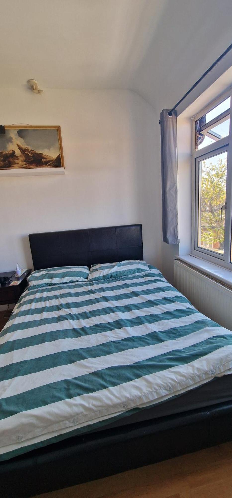 Ritz Place 3 Northolt  Phòng bức ảnh
